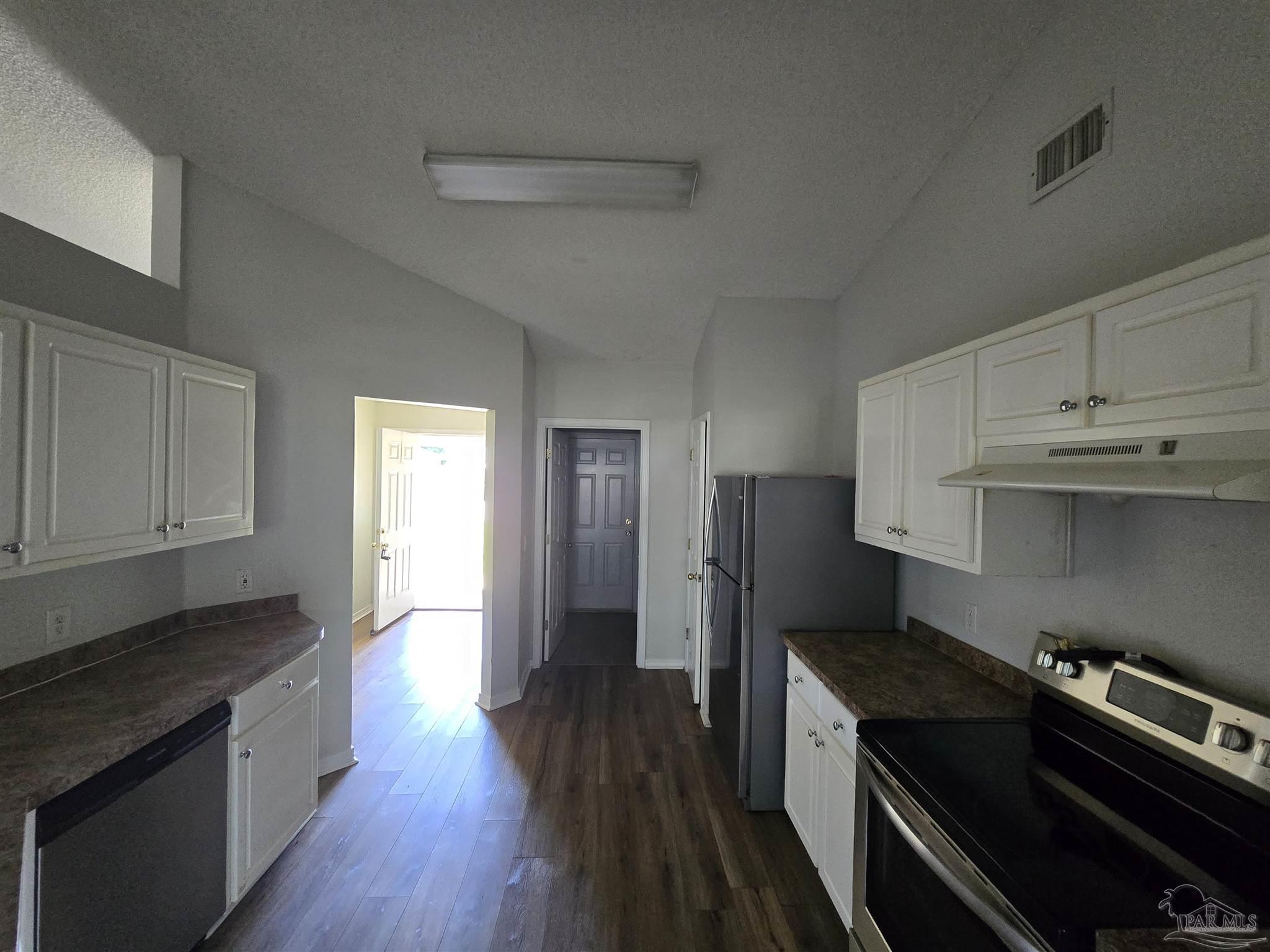 3208 Nikki Ct