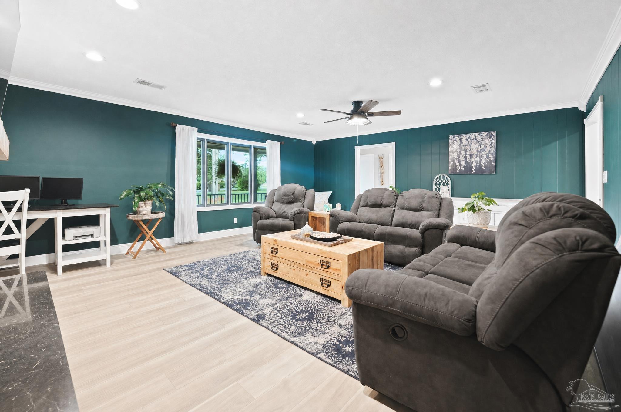 2379 Risen Dr