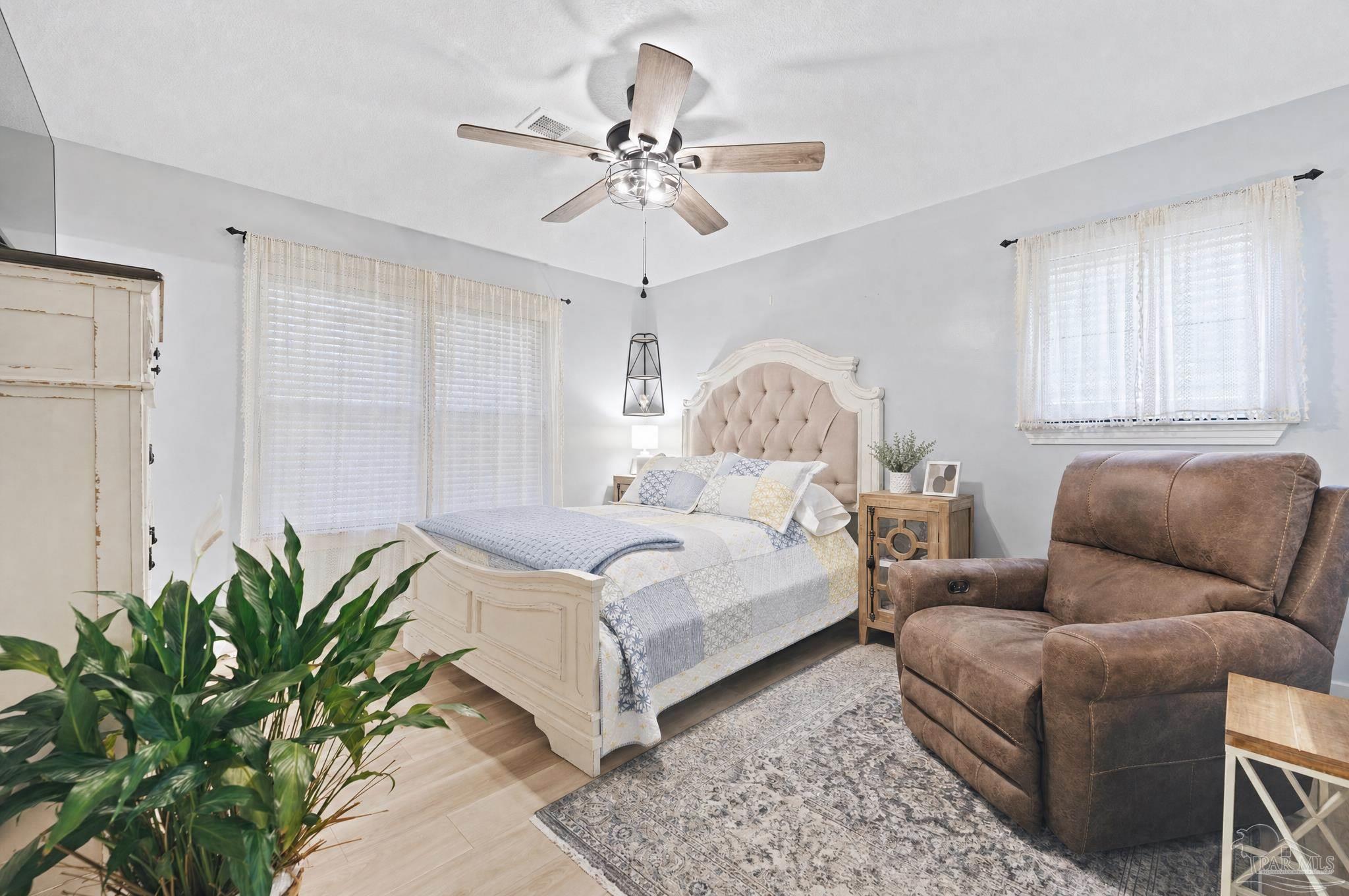 2379 Risen Dr