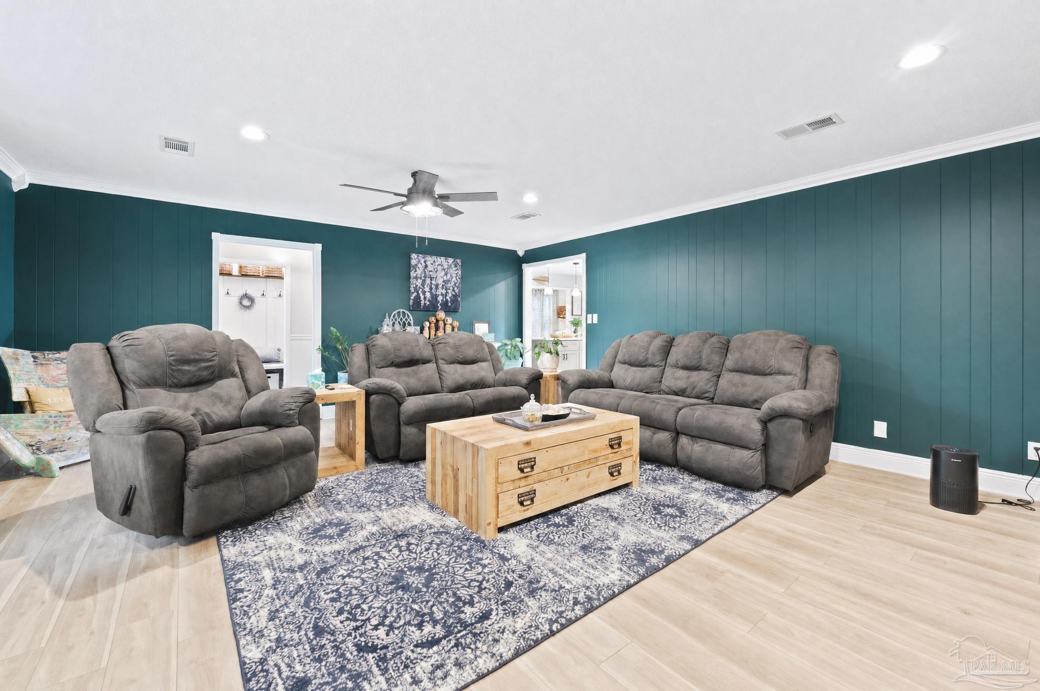 2379 Risen Dr