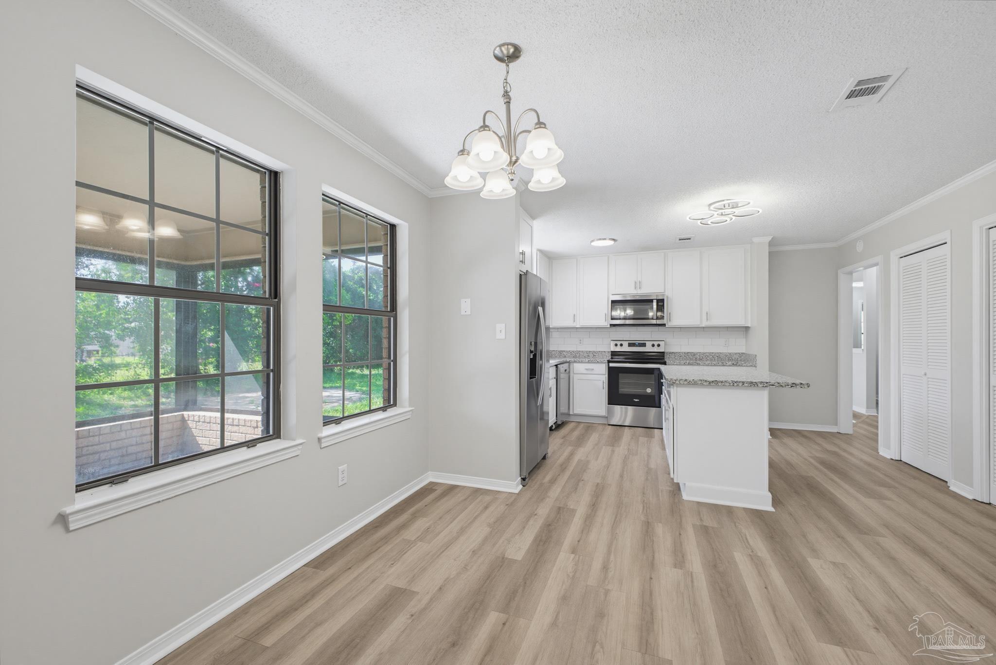27 S 72nd Ave