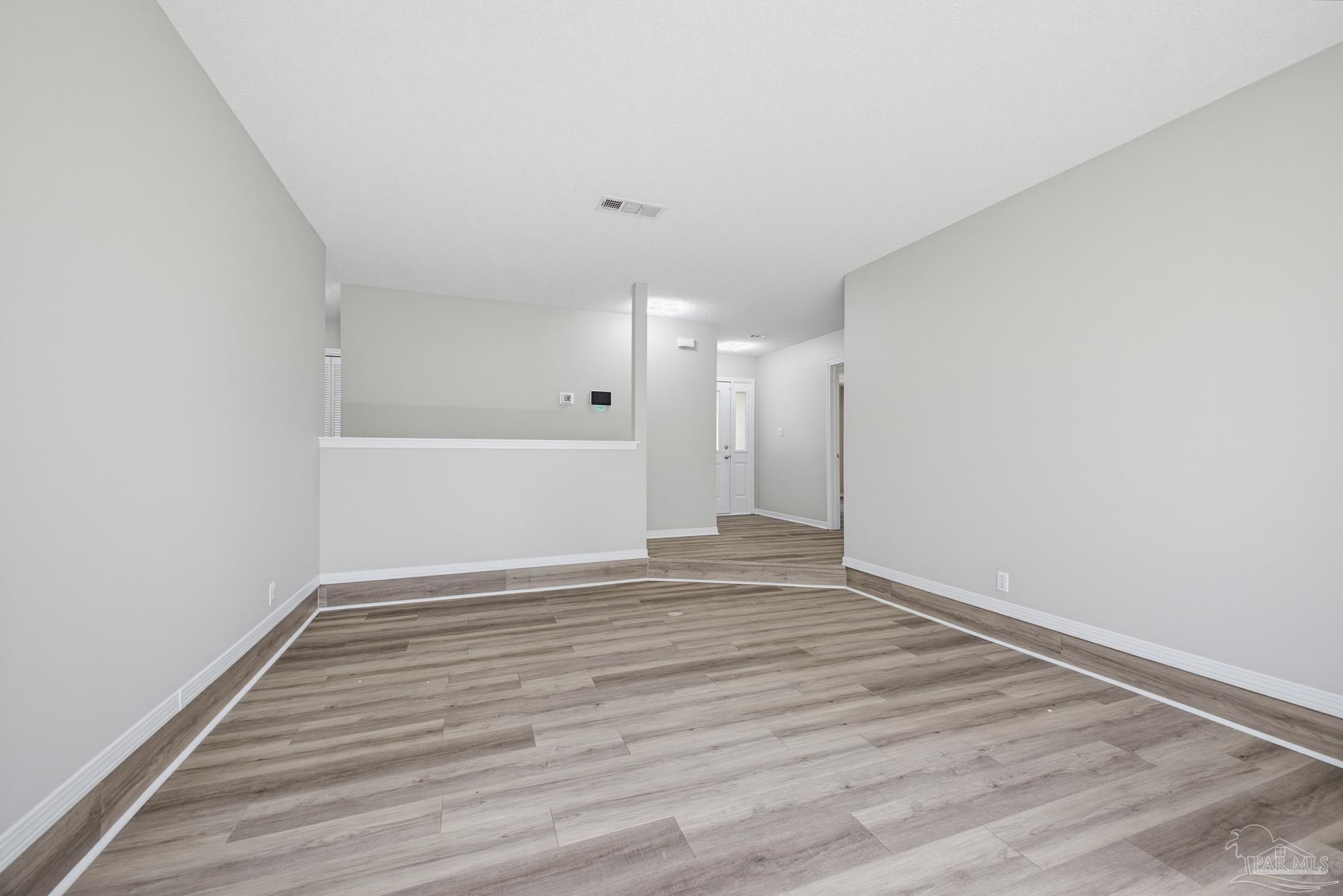 27 S 72nd Ave