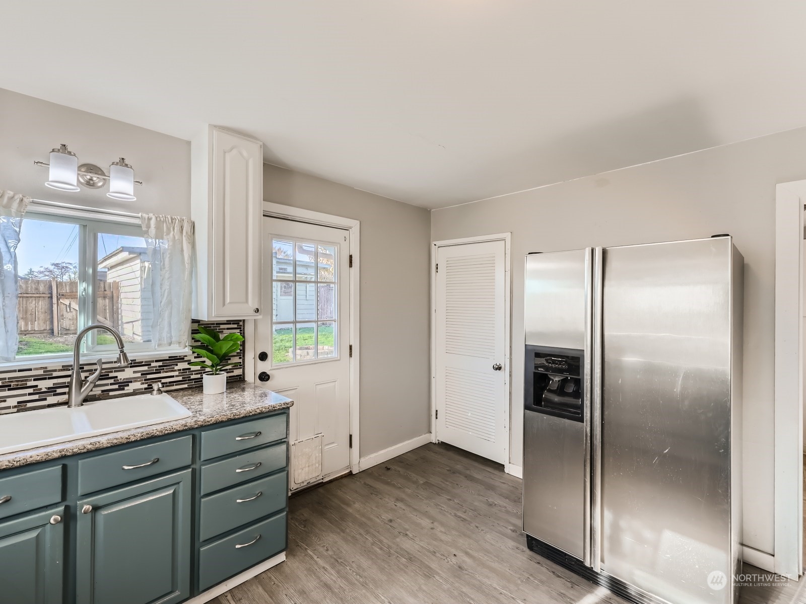 1112 E Marine View Drive