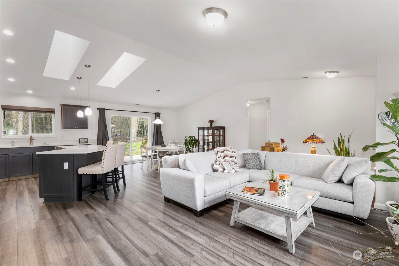 162 E Island View Avenue