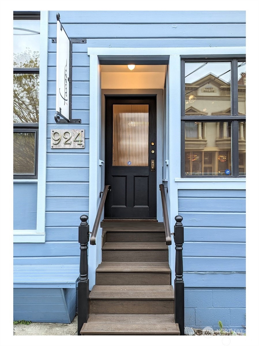 922 Washington Street Unit: 3