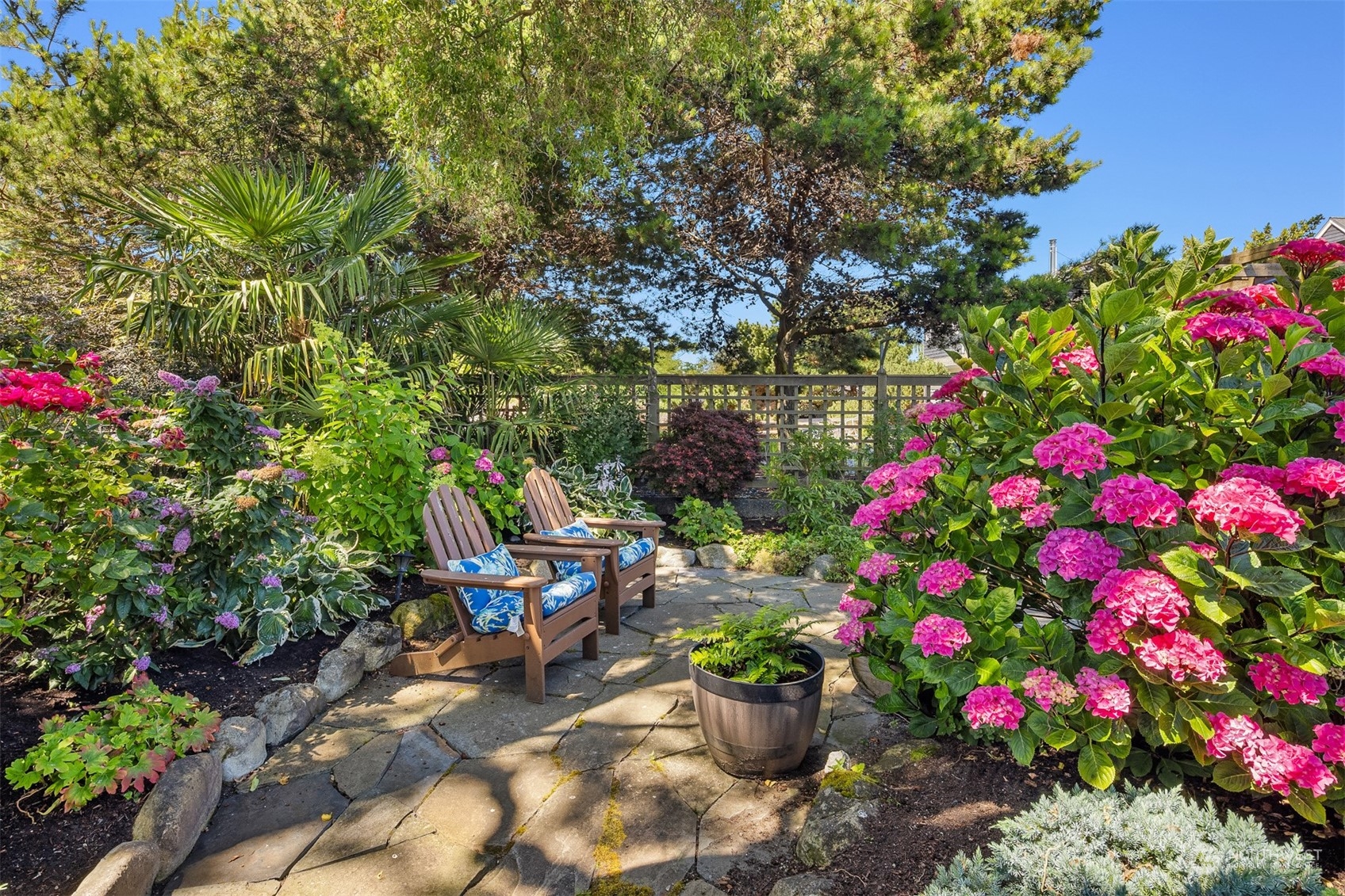 12084 NE Apple Tree Point Lane