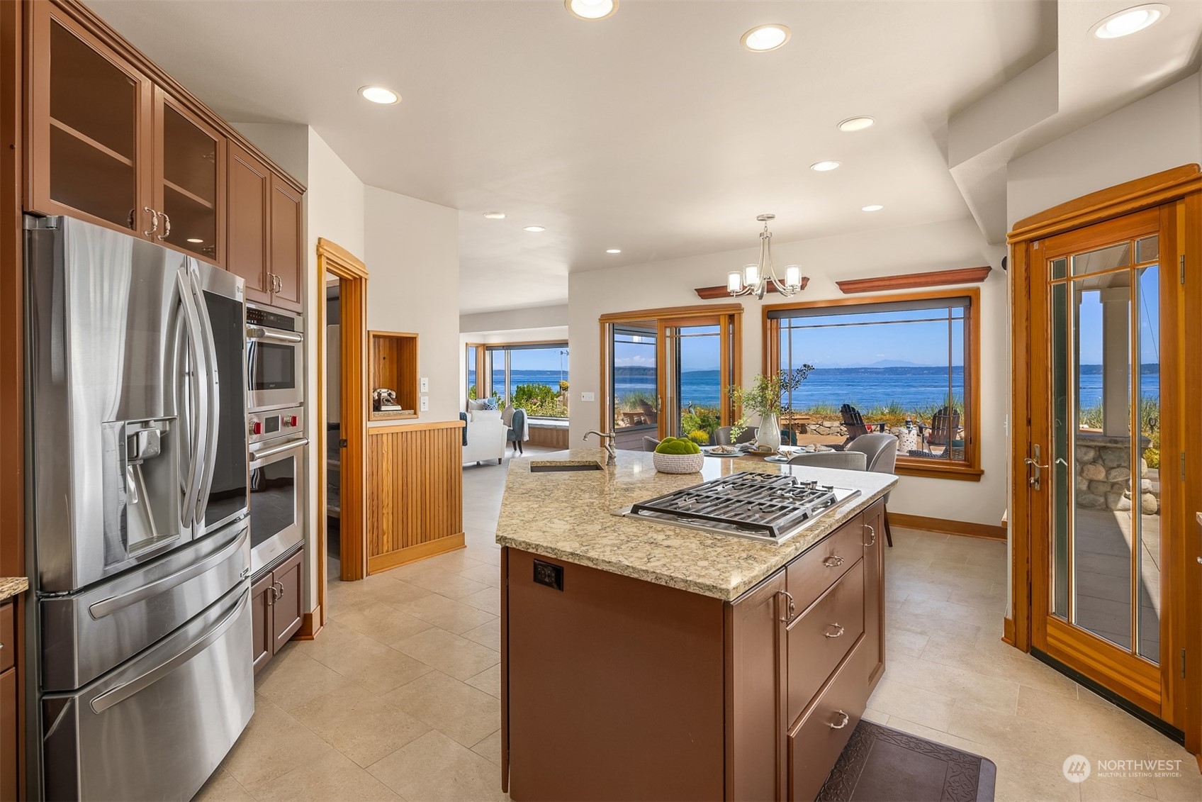 12084 NE Apple Tree Point Lane