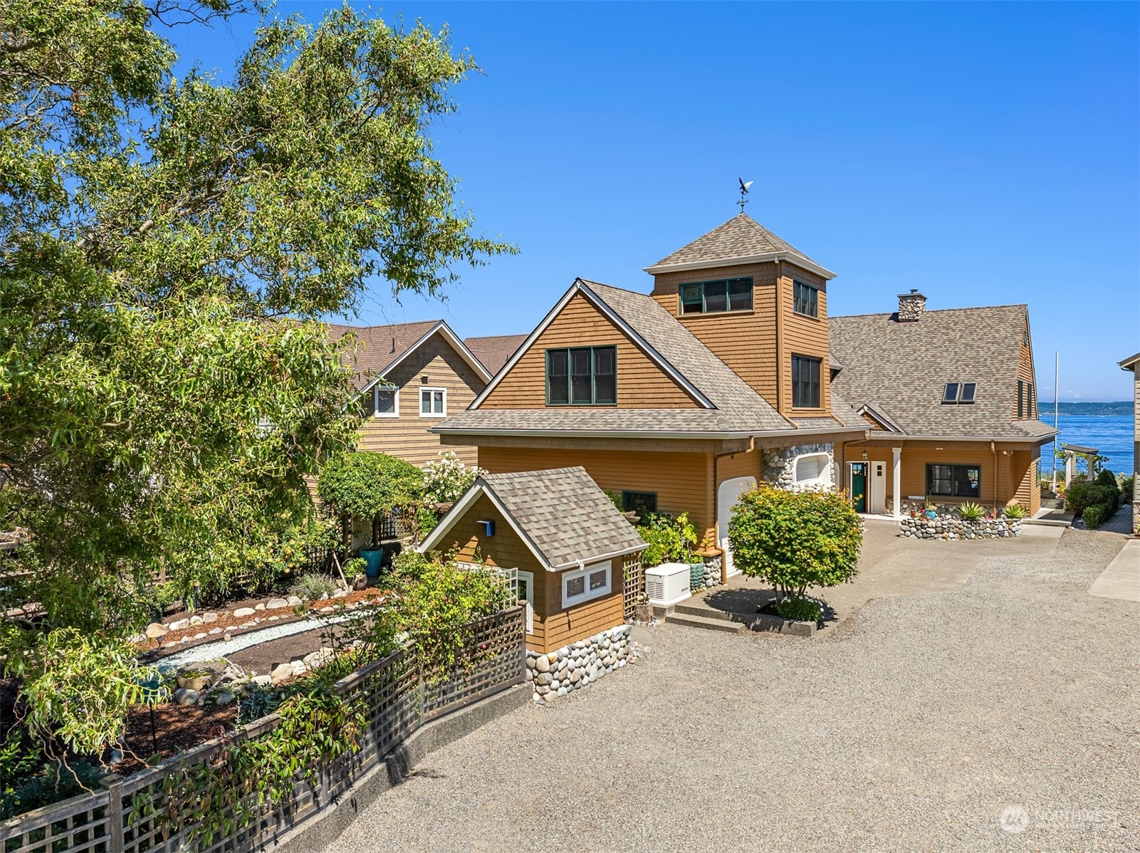 12084 NE Apple Tree Point Lane