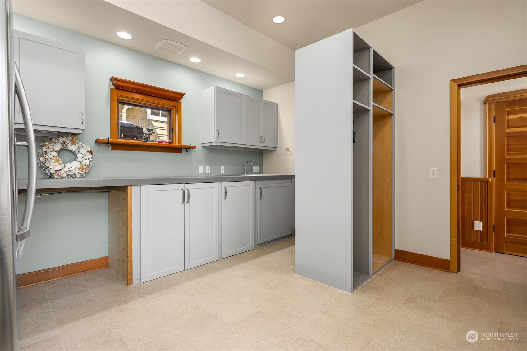 12084 NE Apple Tree Point Lane