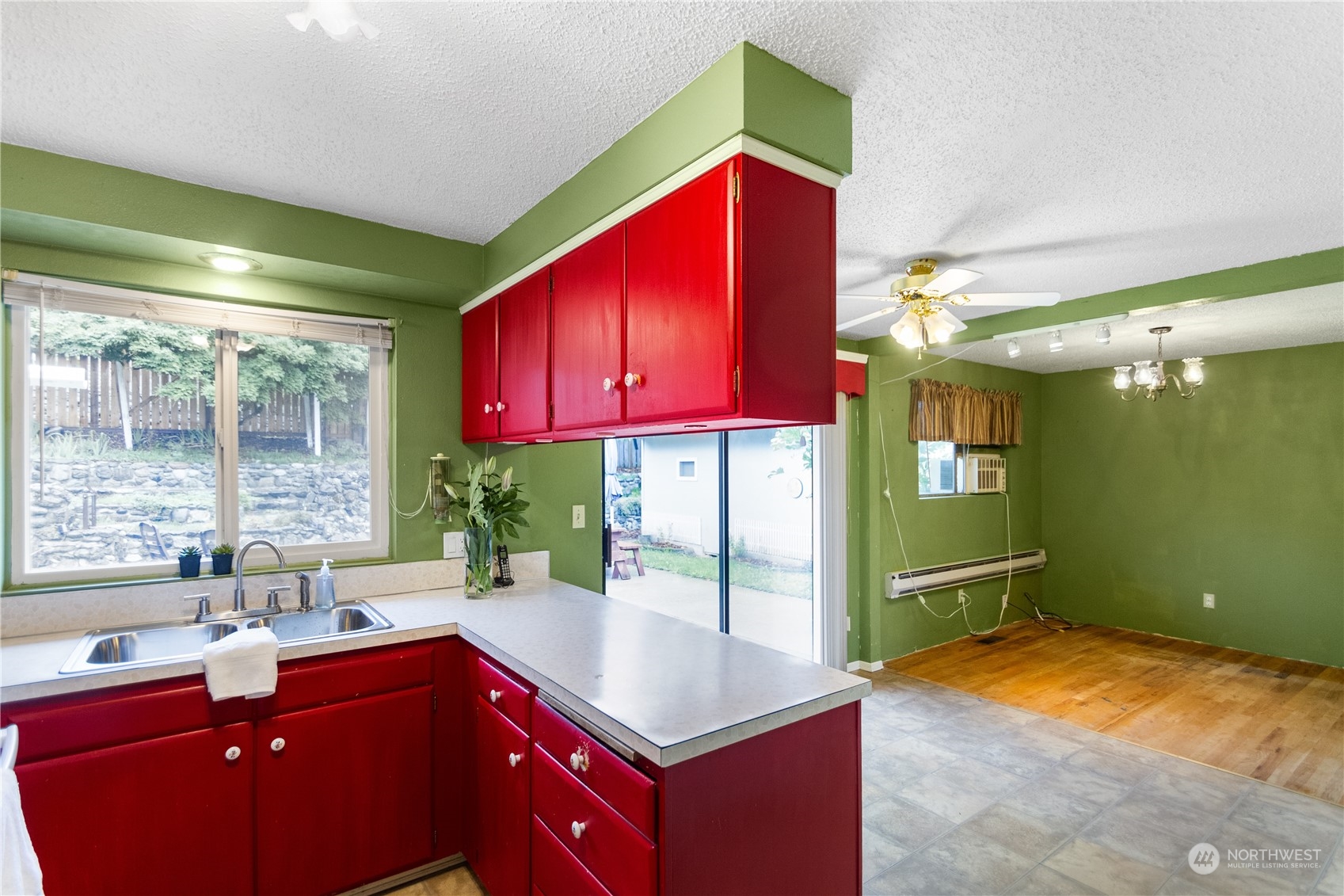 612 Redwood Street