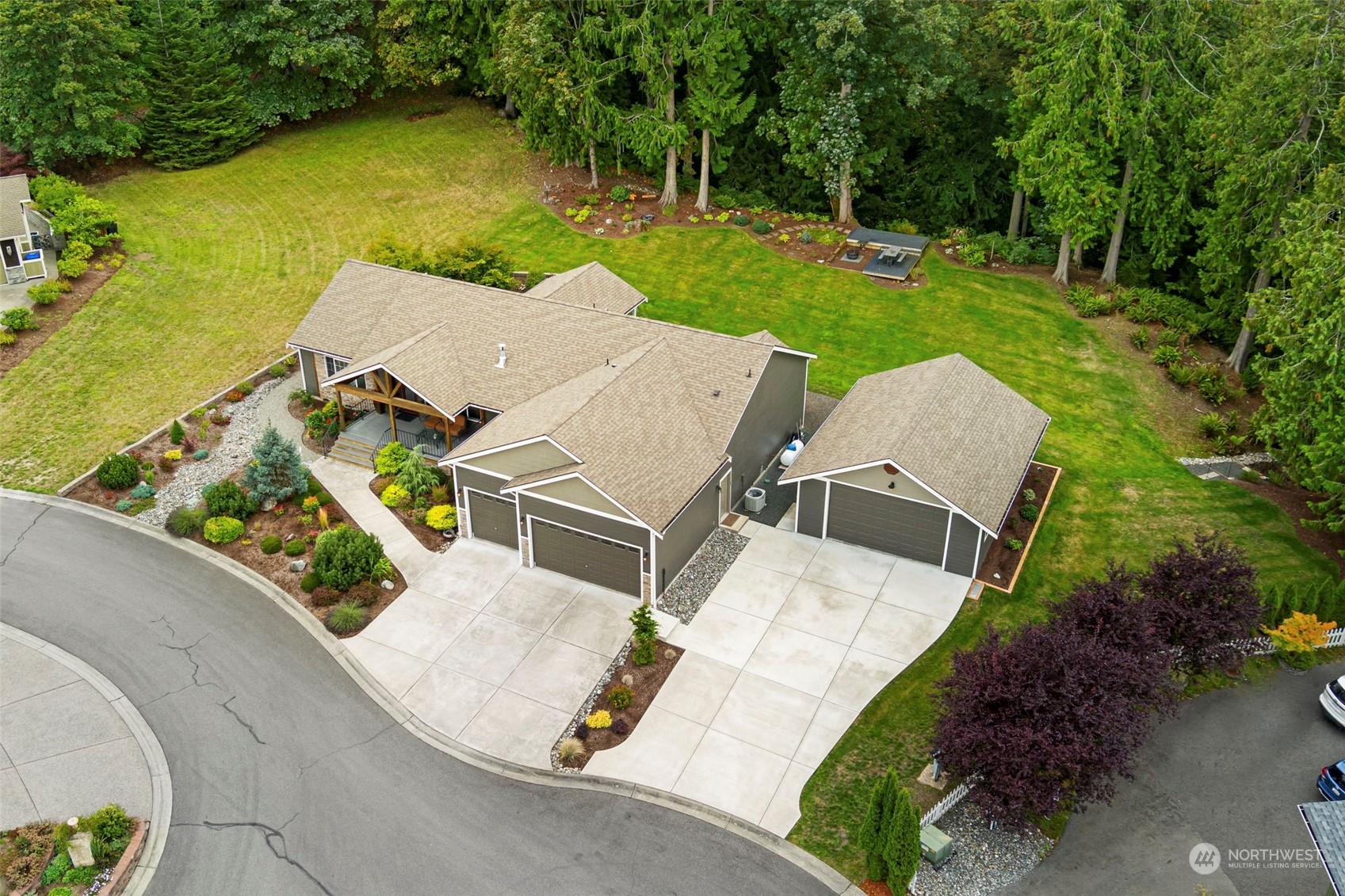 101 W Rue Lavande Lane NE