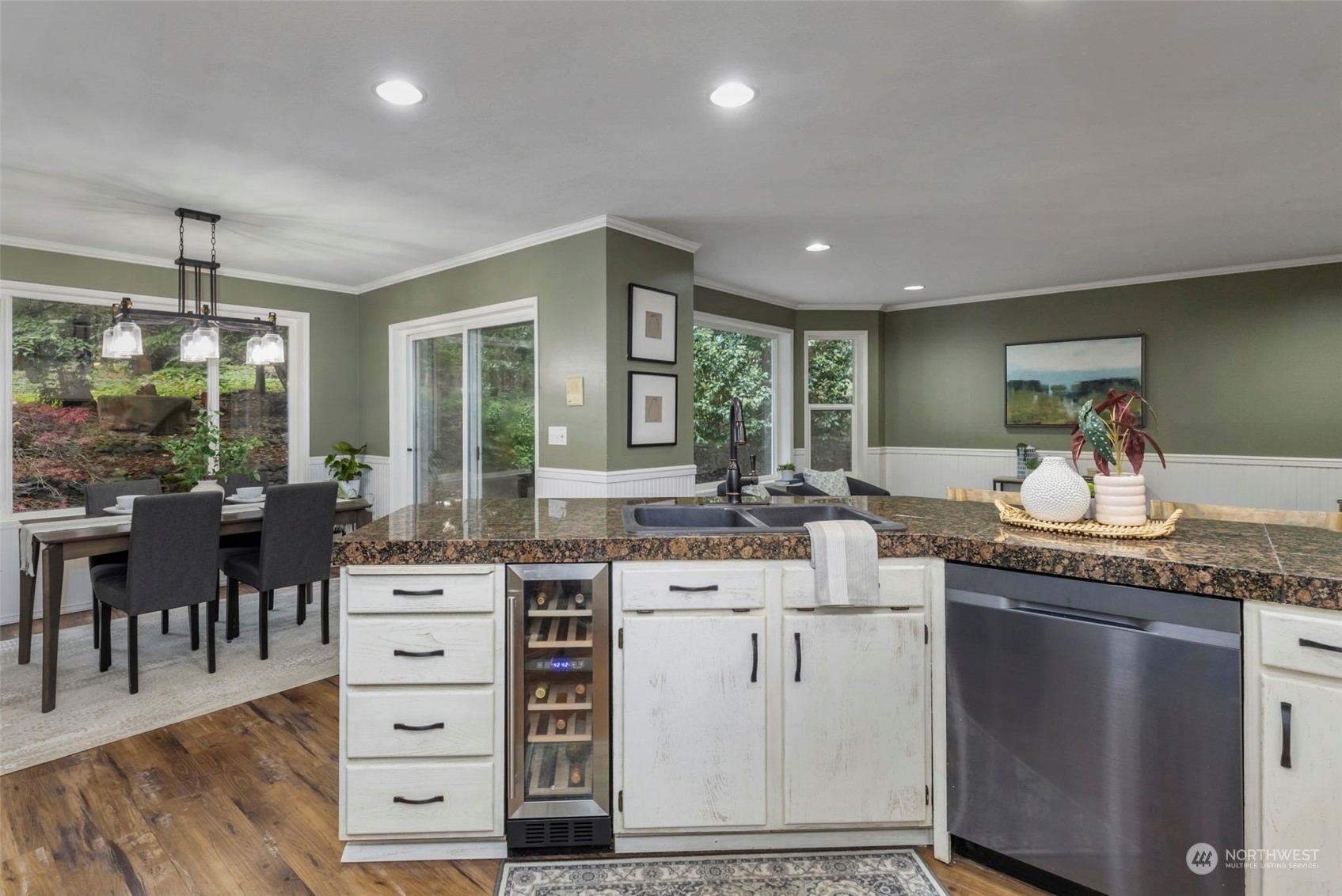 211 Baycliff Drive