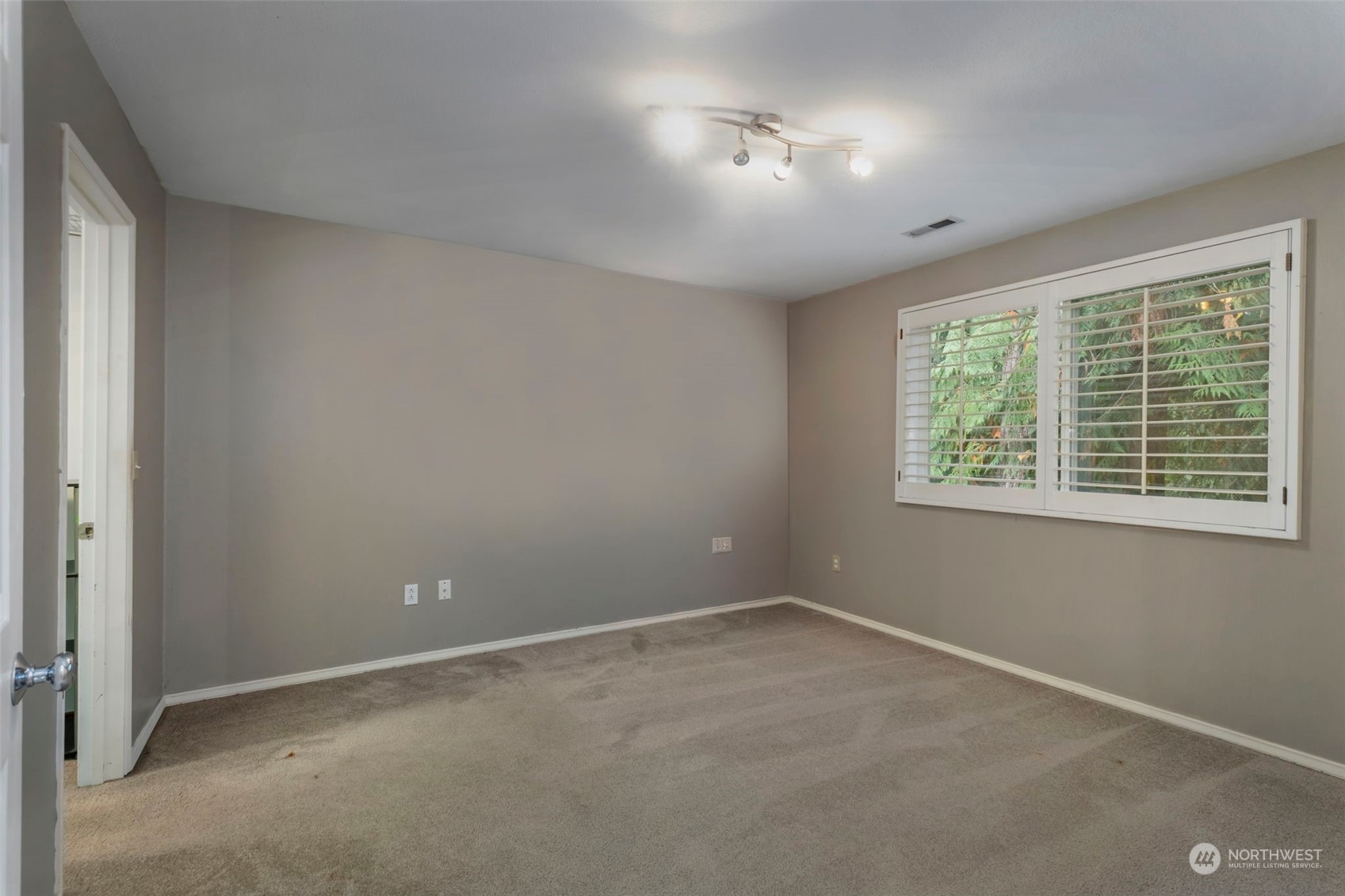 211 Baycliff Drive