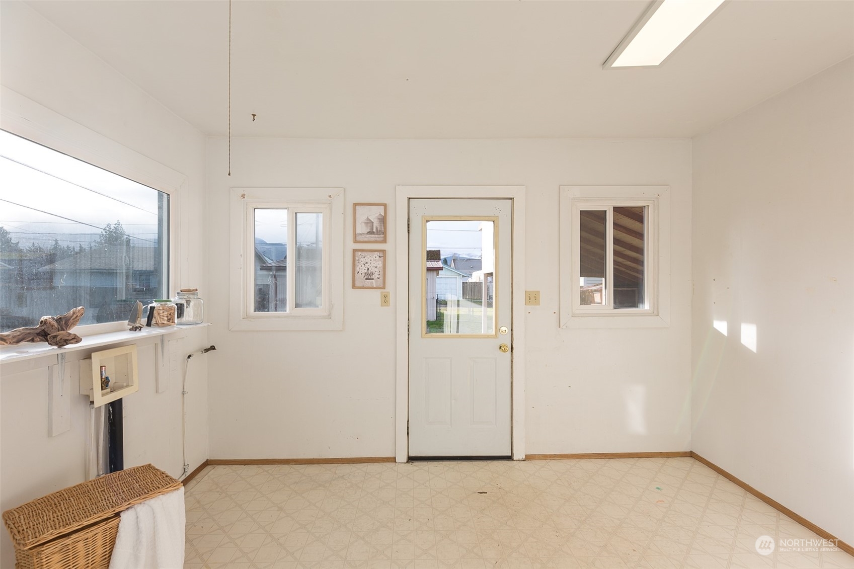 520 W 6th Street