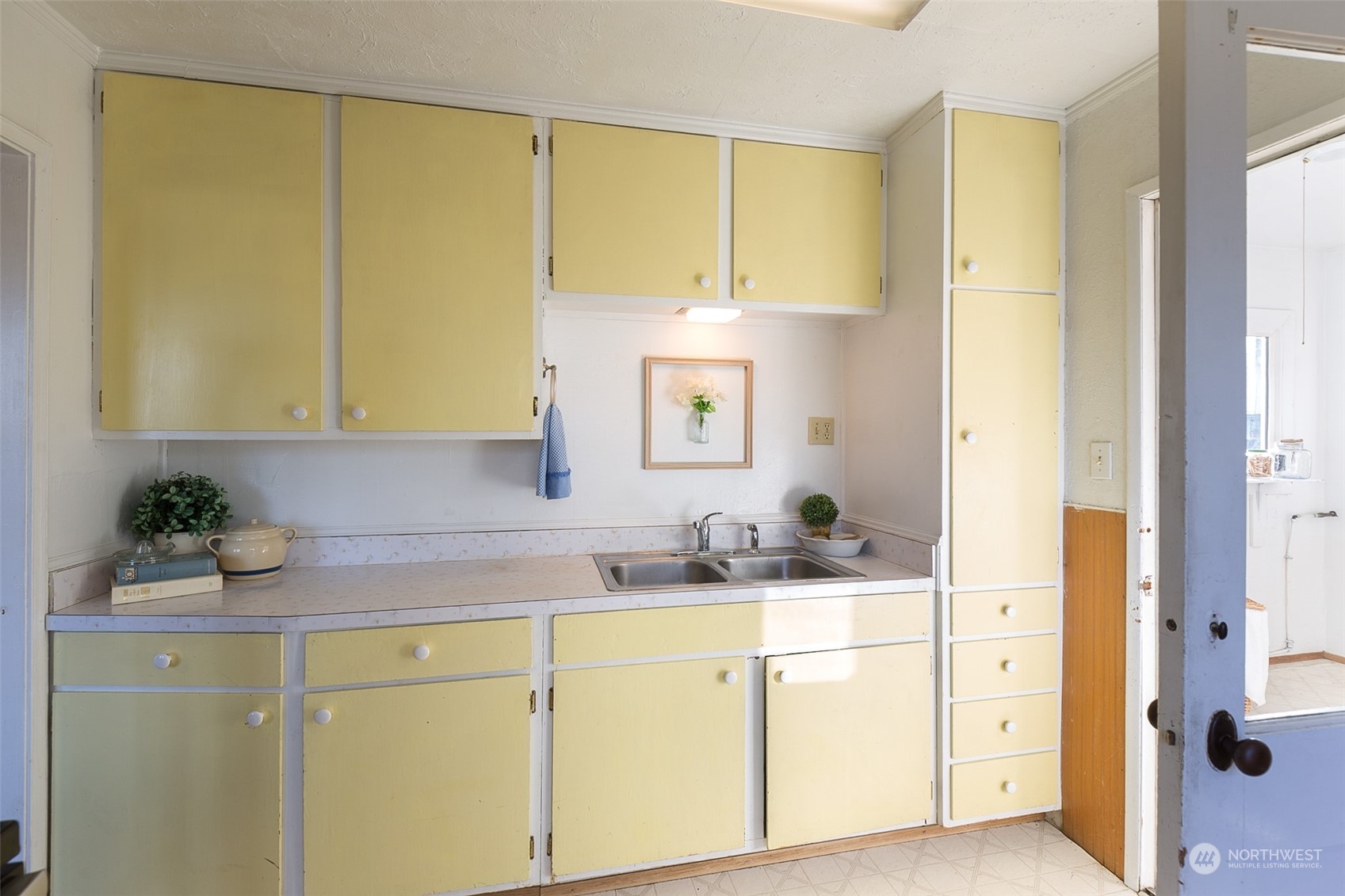 520 W 6th Street