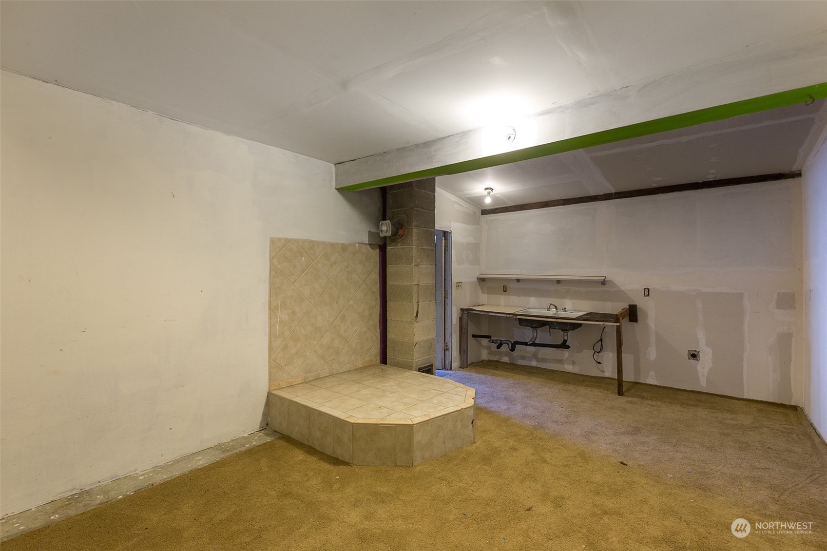 520 W 6th Street