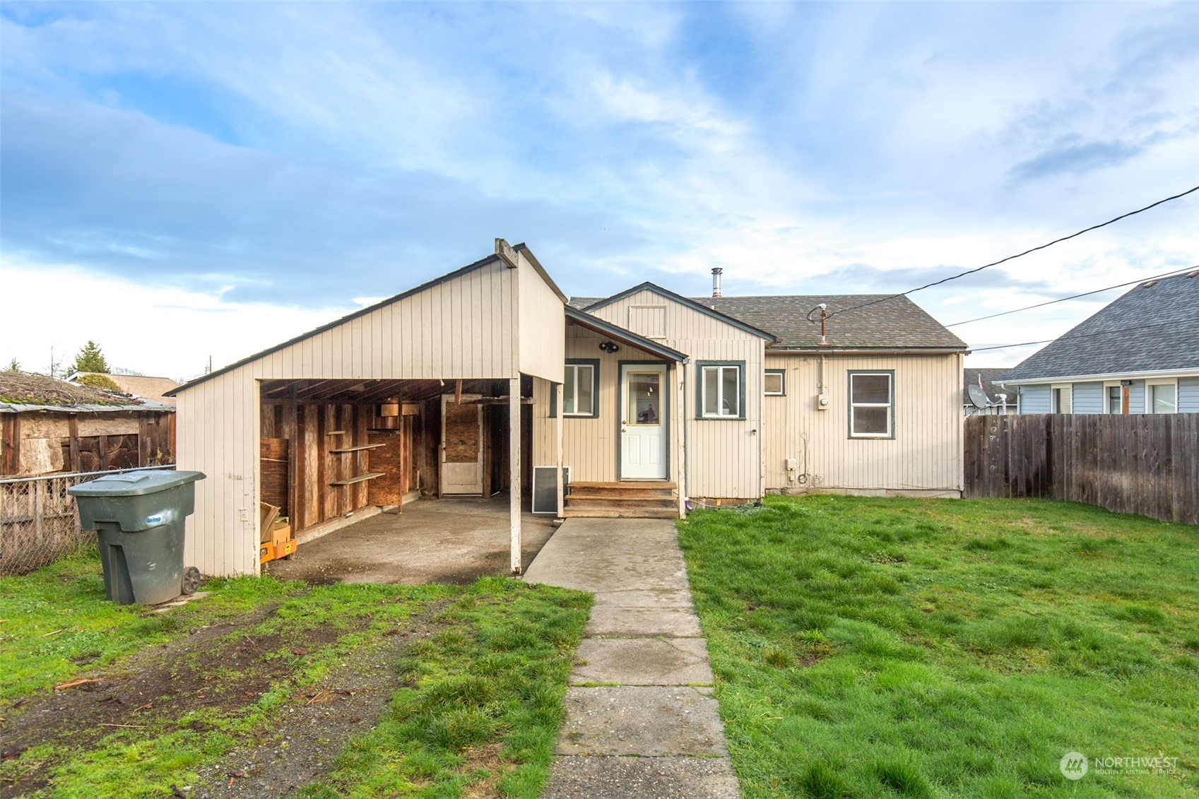 520 W 6th Street