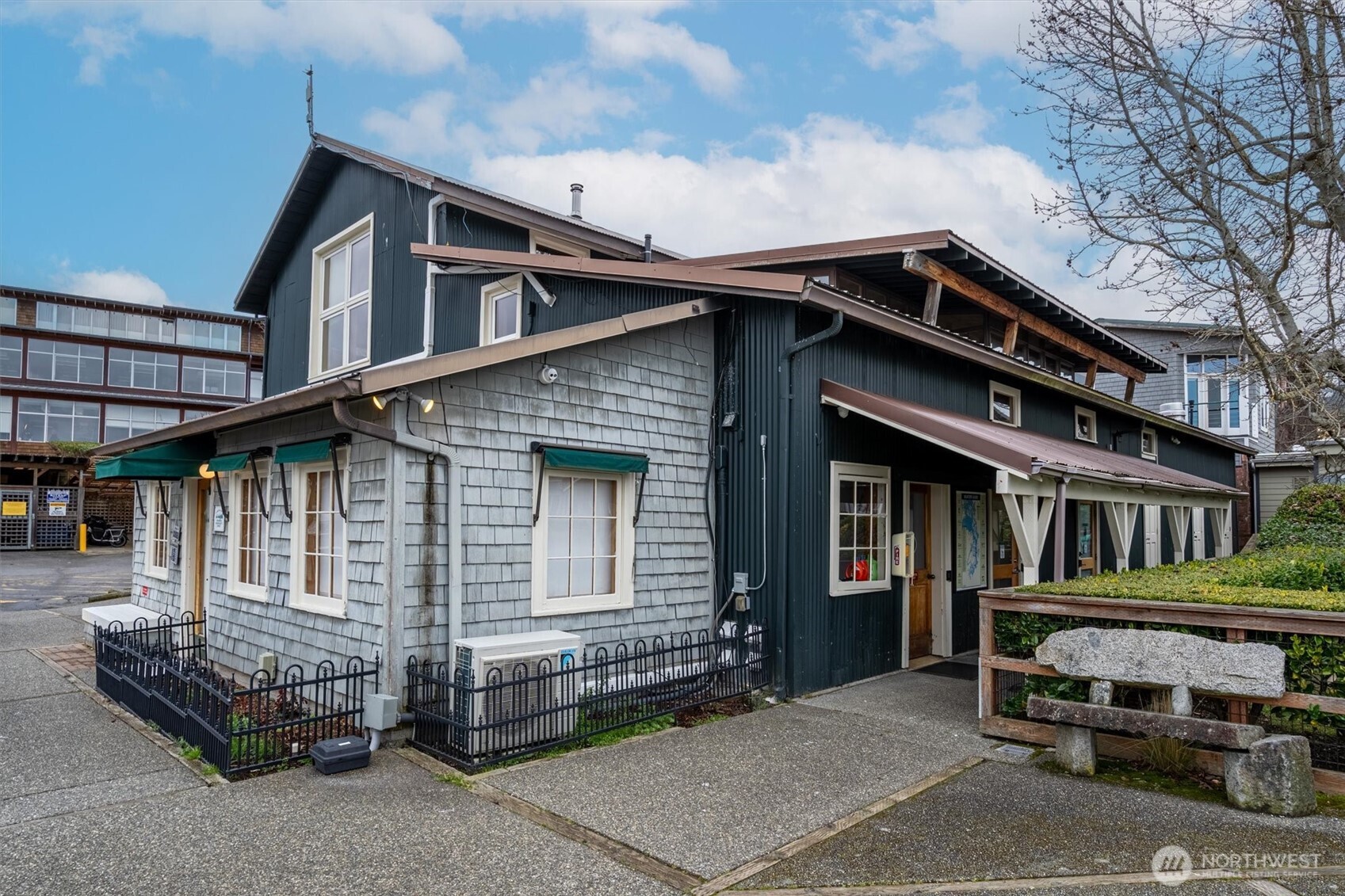 141 Parfitt Way SW Unit: A-44