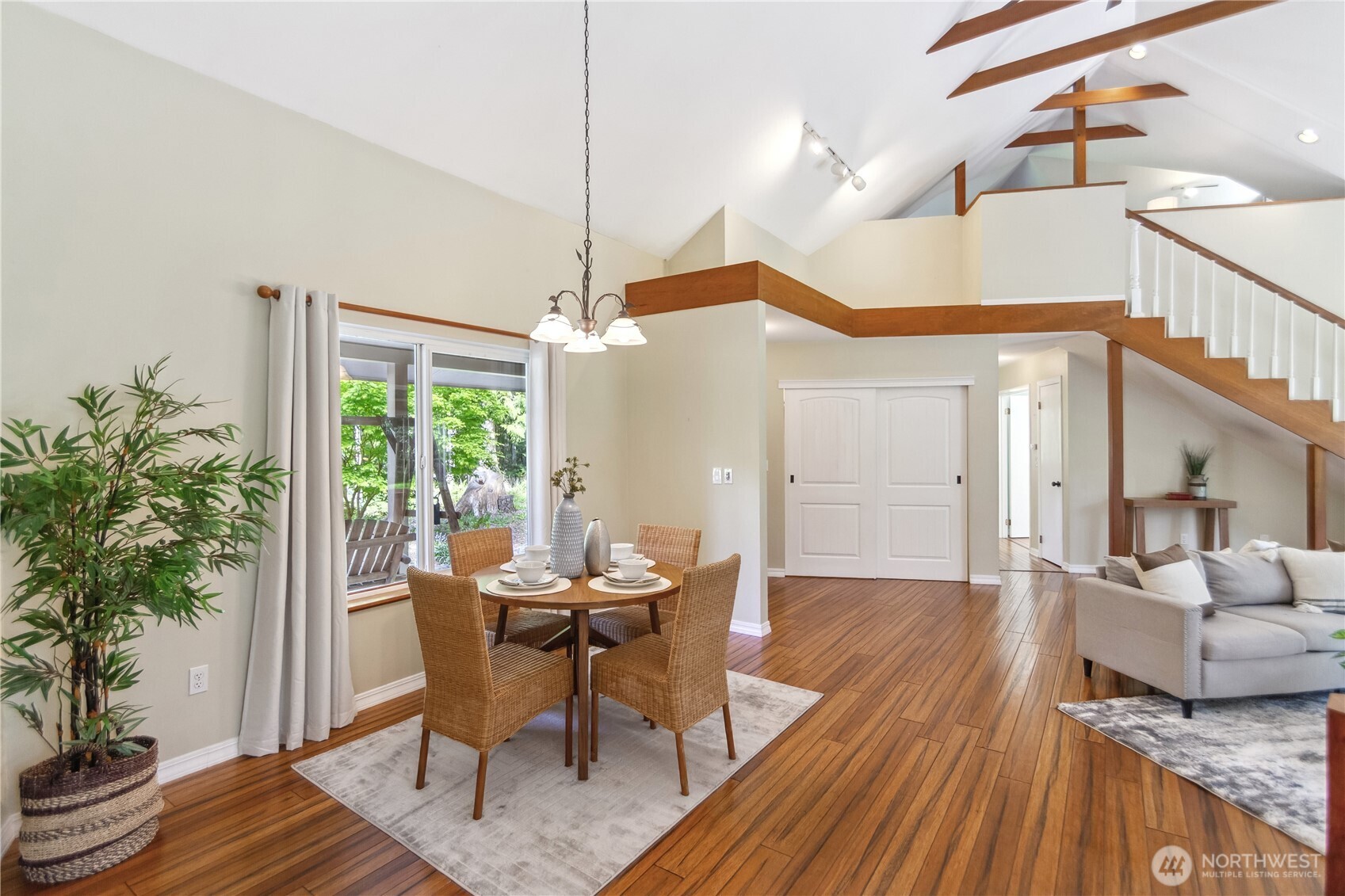 387 Arcadia West