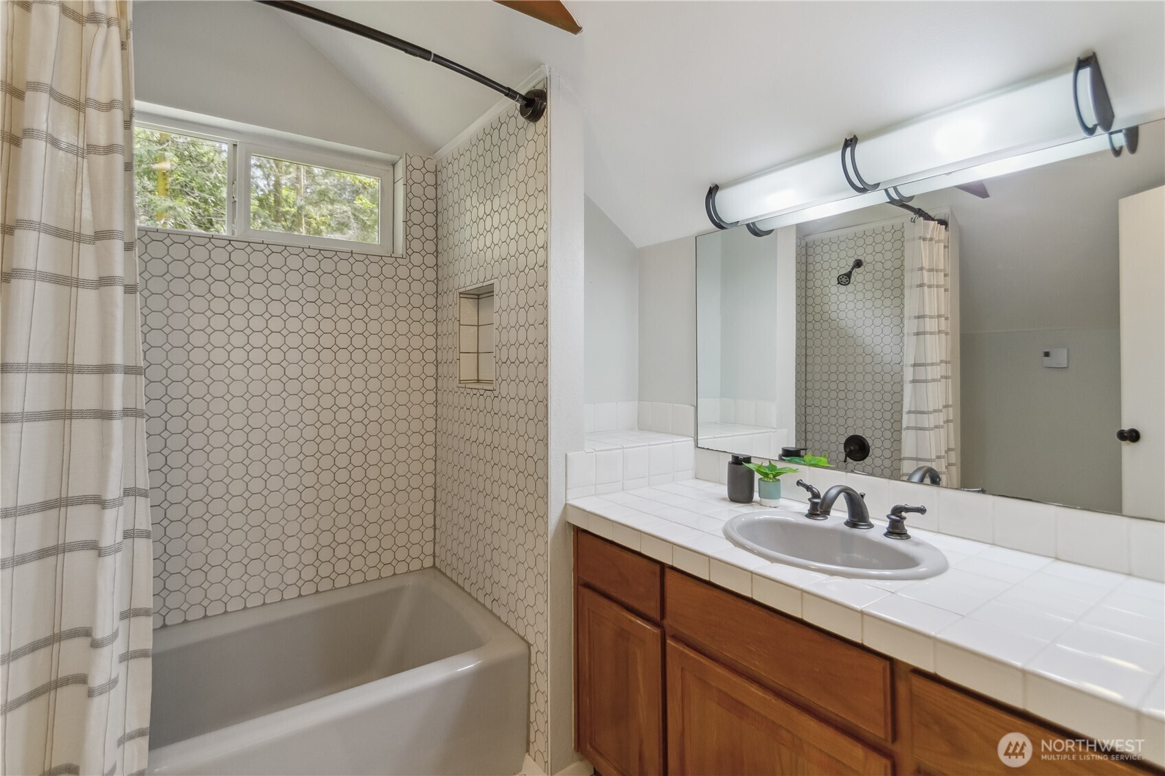 387 Arcadia West