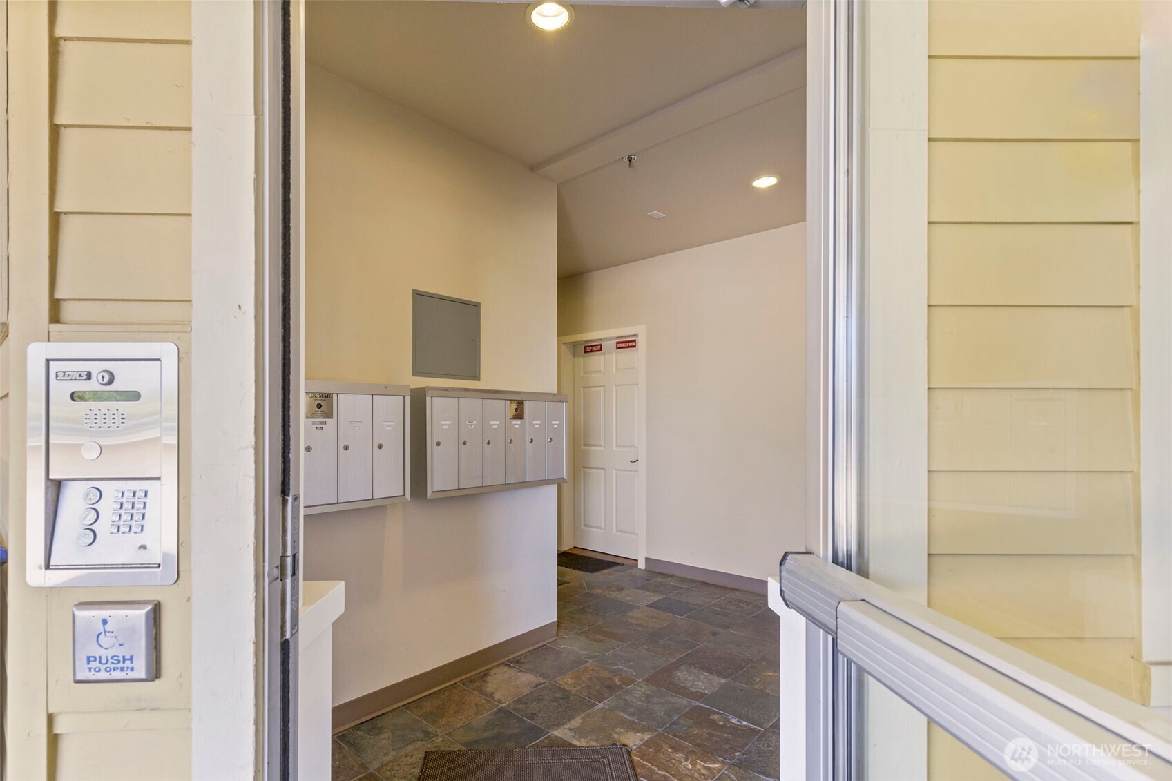 1215 Lawrence Street Unit: 201