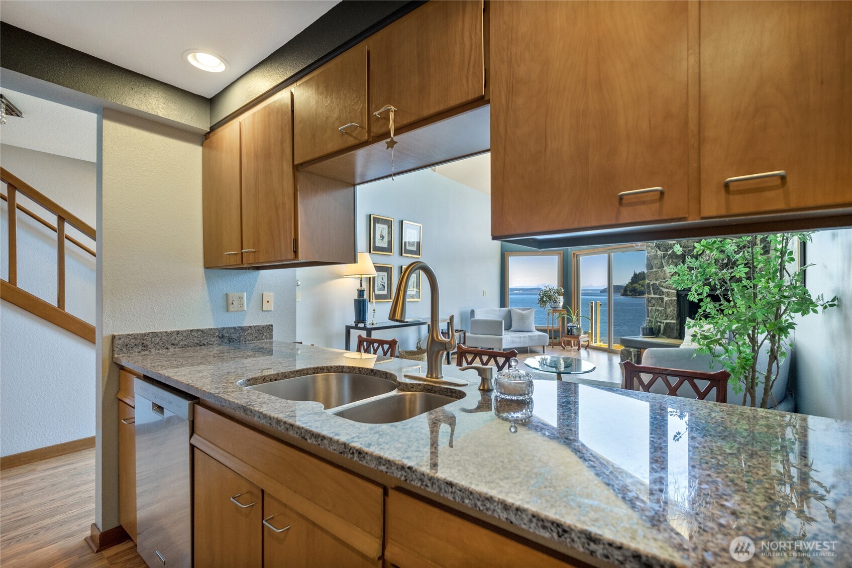 140 Admiralty Ln Unit: 370