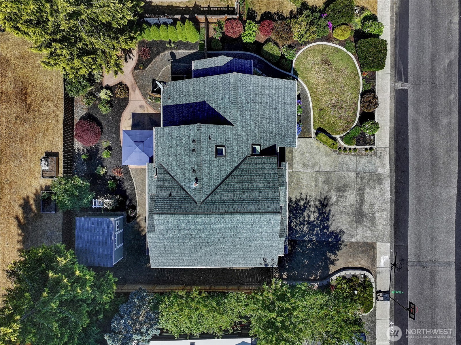 1441 NW Lakehill Circle