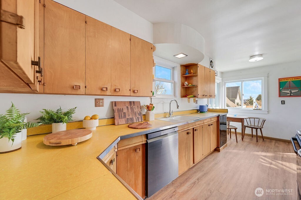 1106 Madison