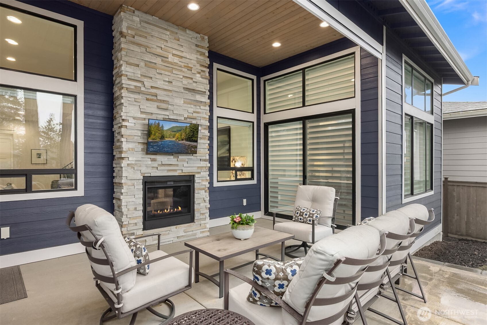 139 Duane Lane NW