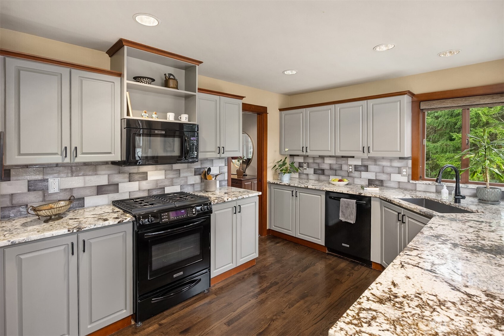 2013 NW Valkyrie Lane