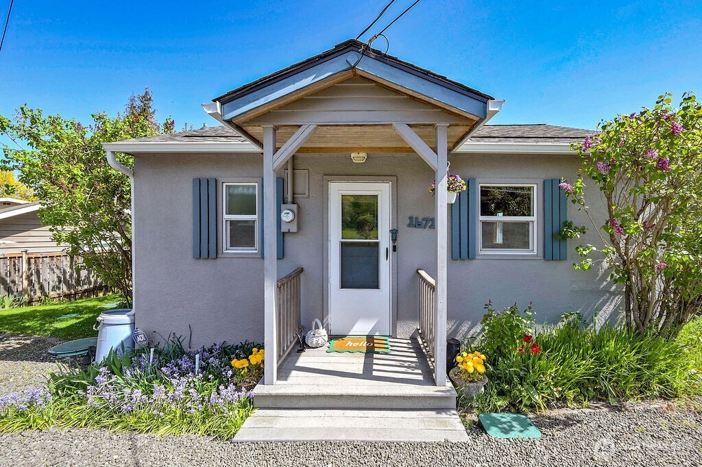 1671 Oak Bay Road