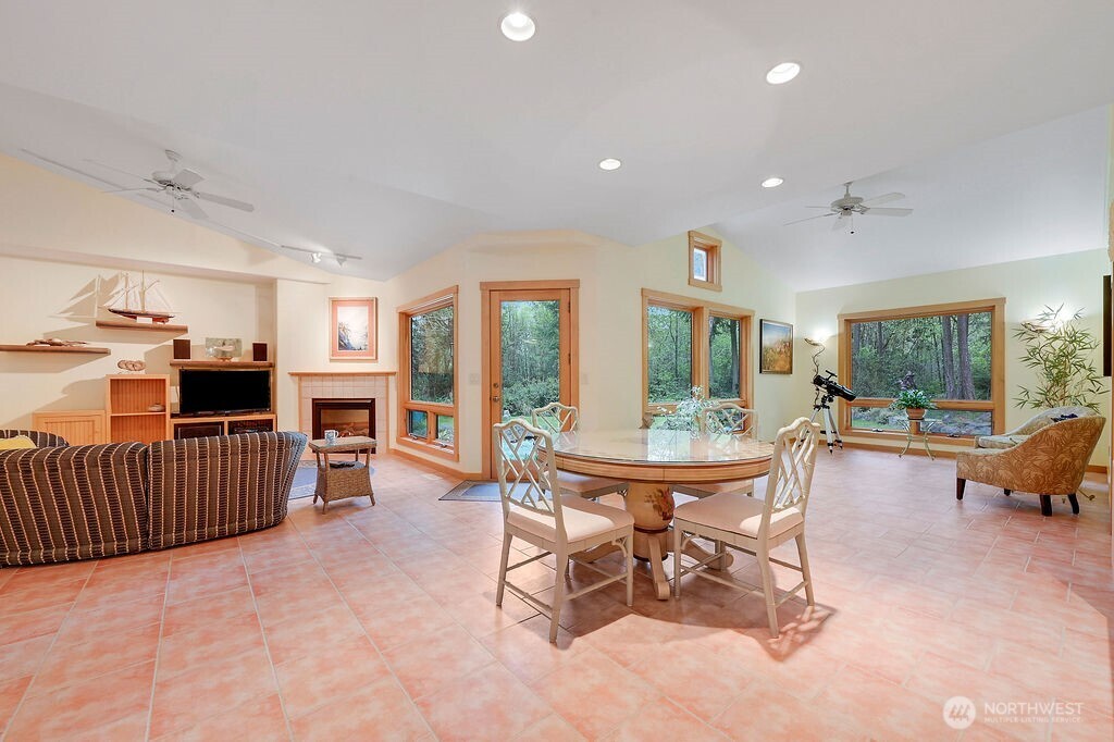 33 Westridge Court