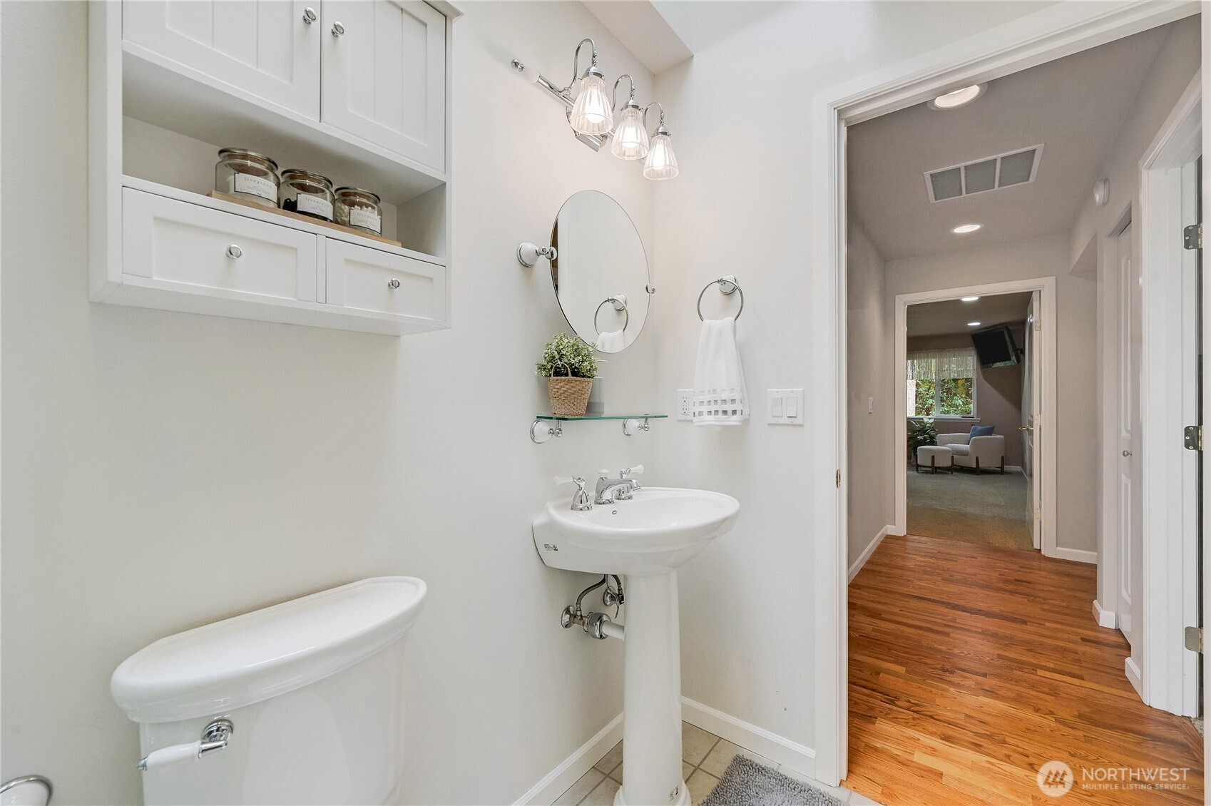 3912 Holcomb