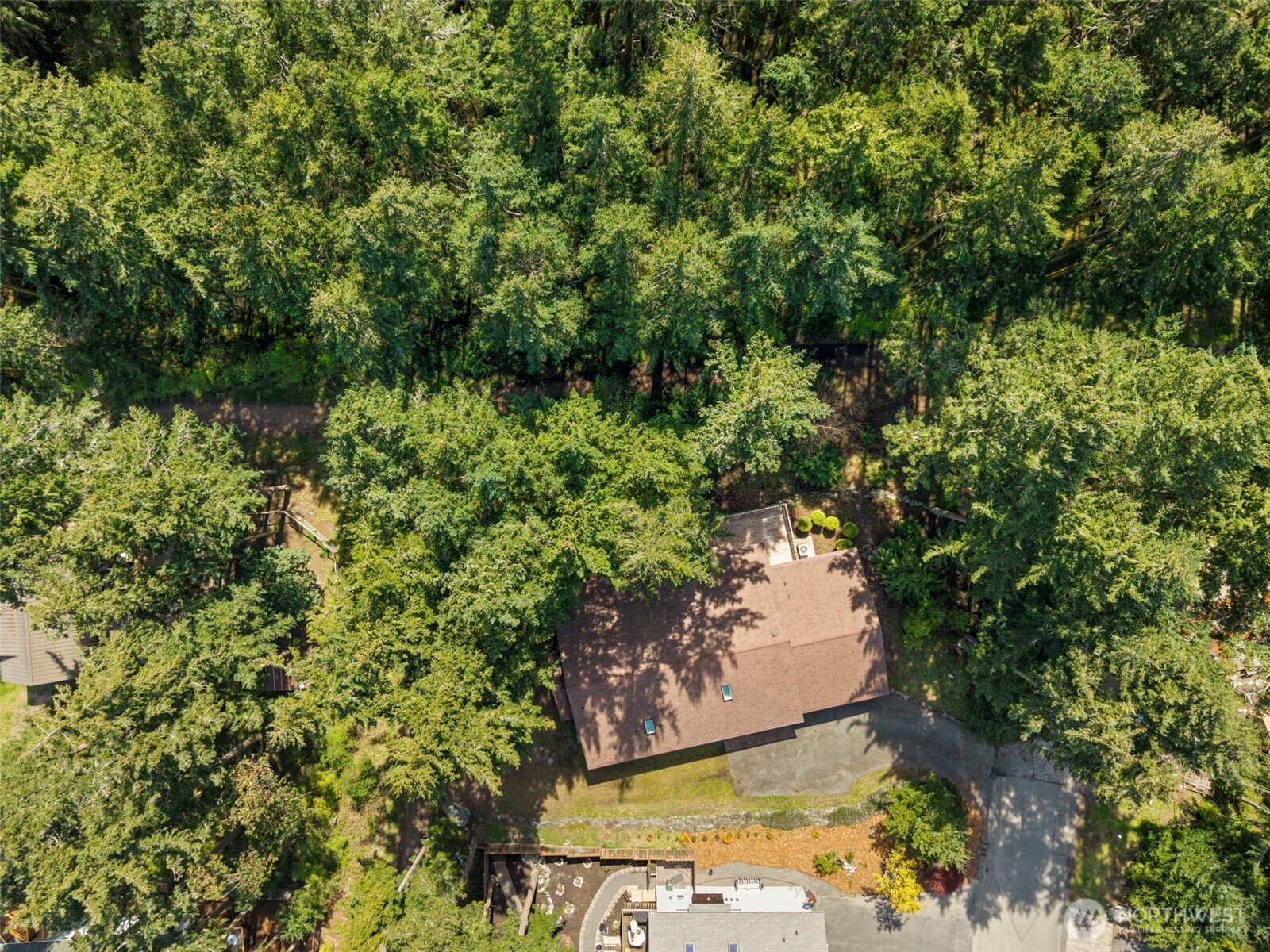 3912 Holcomb