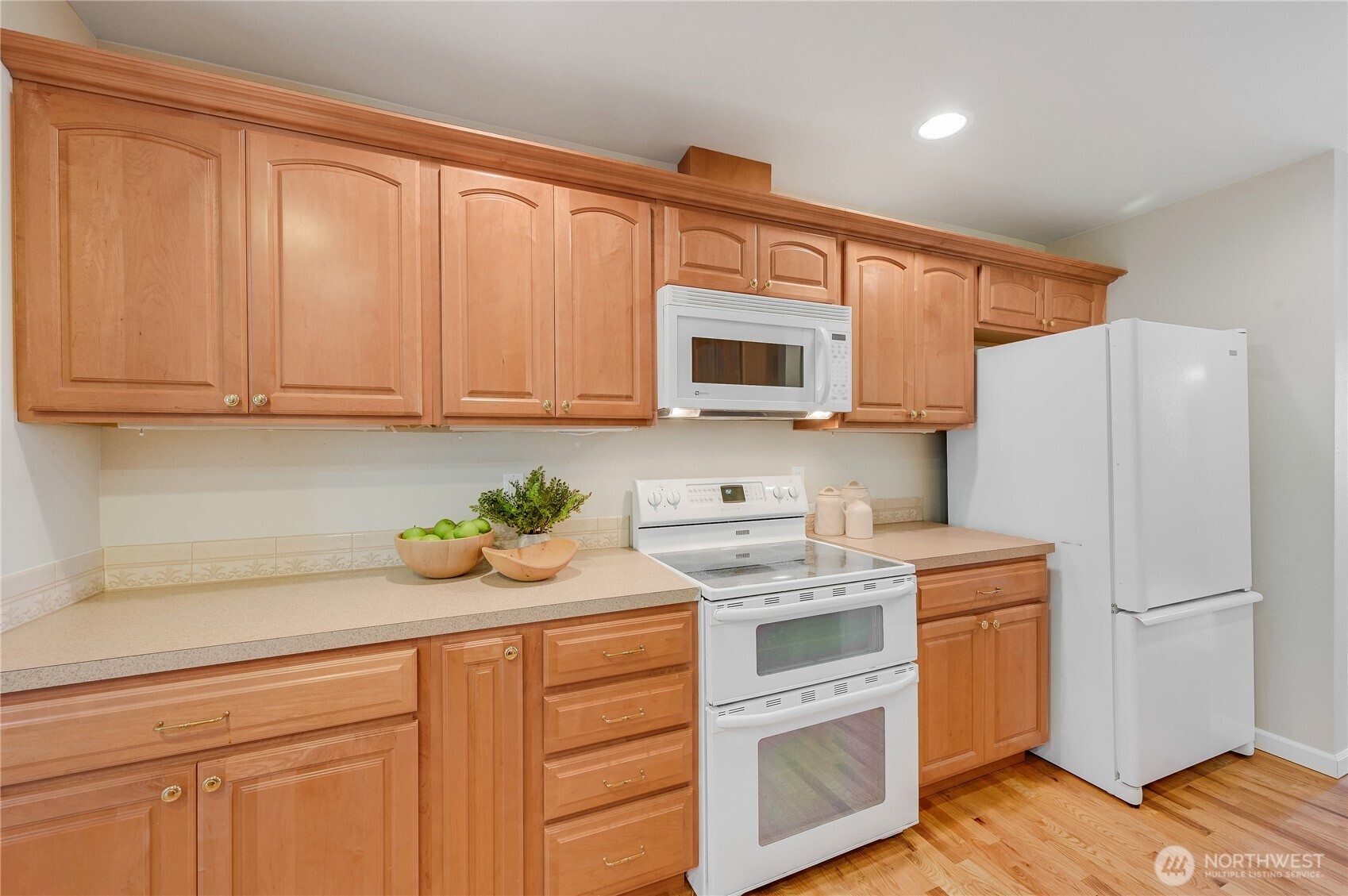 3912 Holcomb