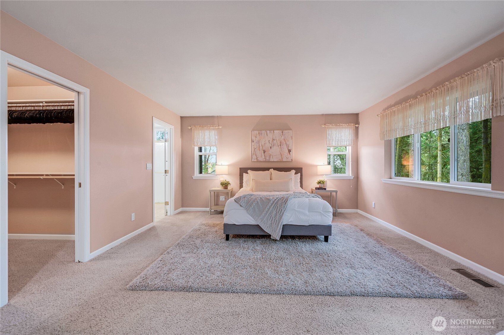 3912 Holcomb