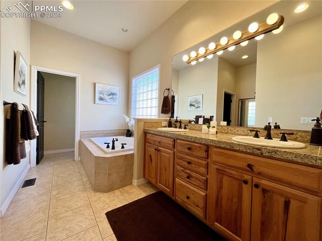 13706 Paradise Villas Grove