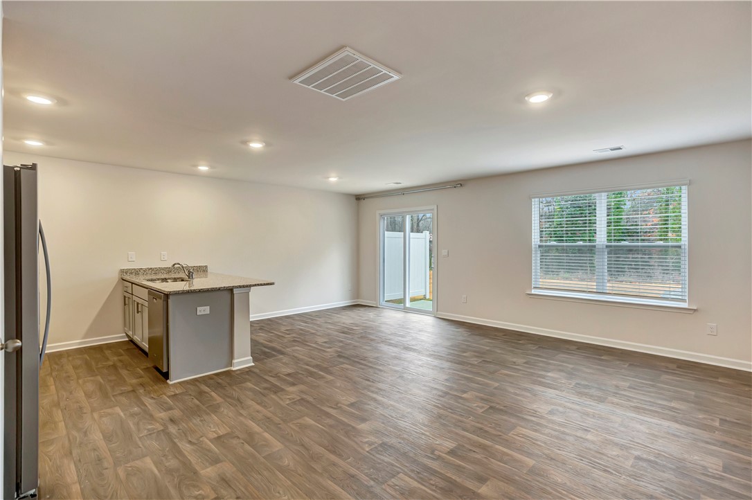 606 Oakmont Valley Trail