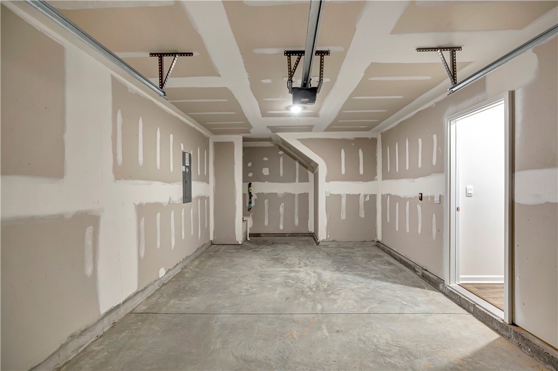 606 Oakmont Valley Trail