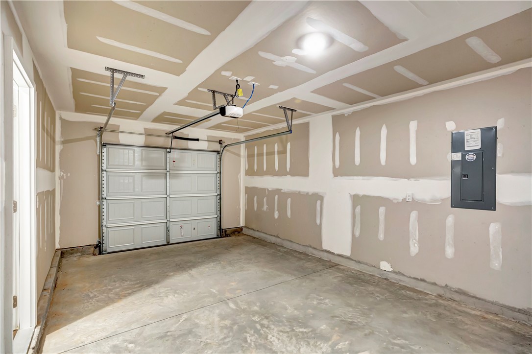 606 Oakmont Valley Trail