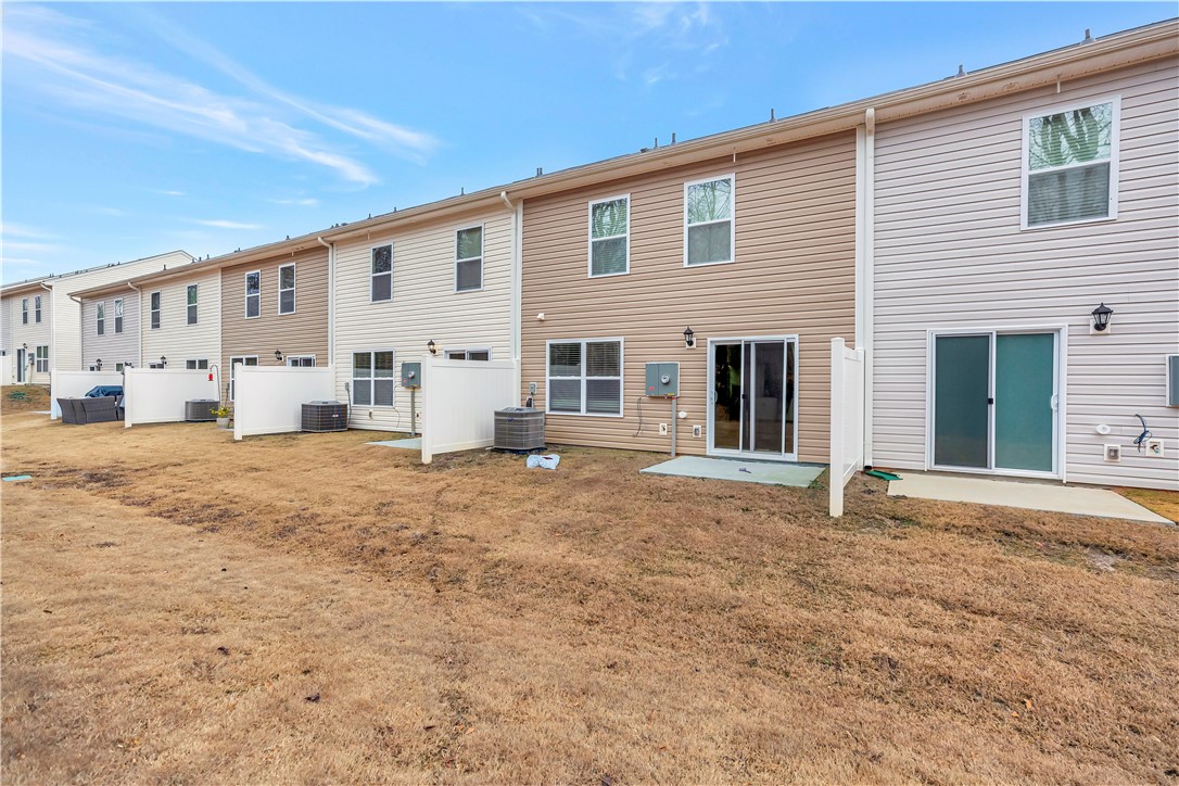606 Oakmont Valley Trail
