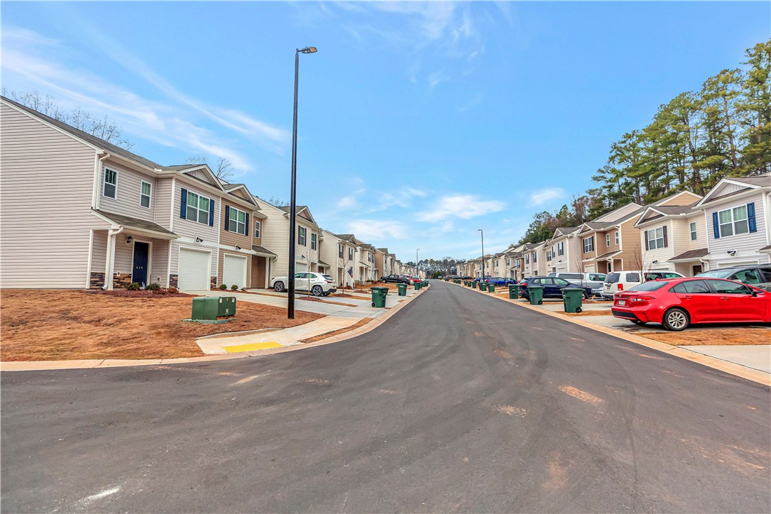 606 Oakmont Valley Trail