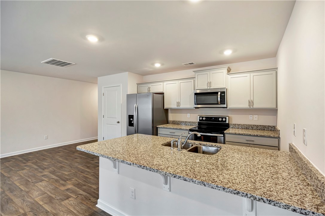 606 Oakmont Valley Trail