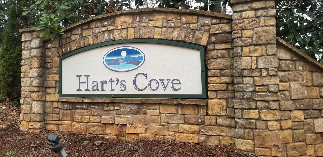 233 Harts Cove Way