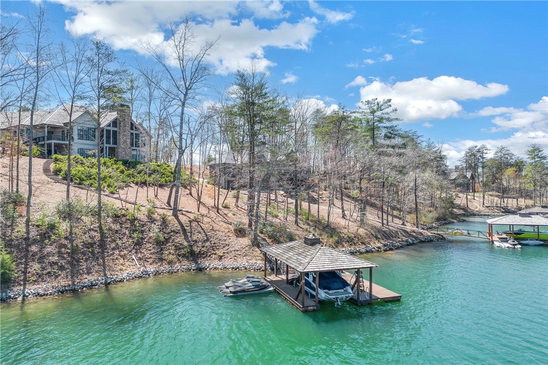 366 Peninsula Ridge
