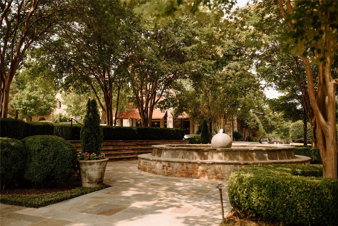 366 Peninsula Ridge