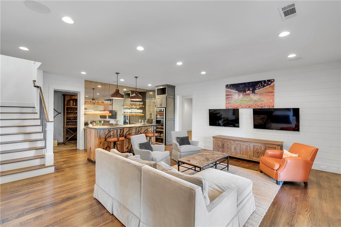 366 Peninsula Ridge