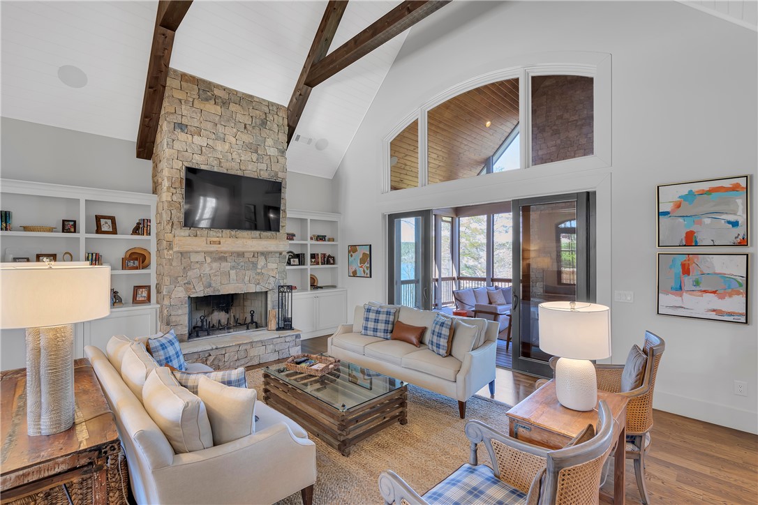 366 Peninsula Ridge