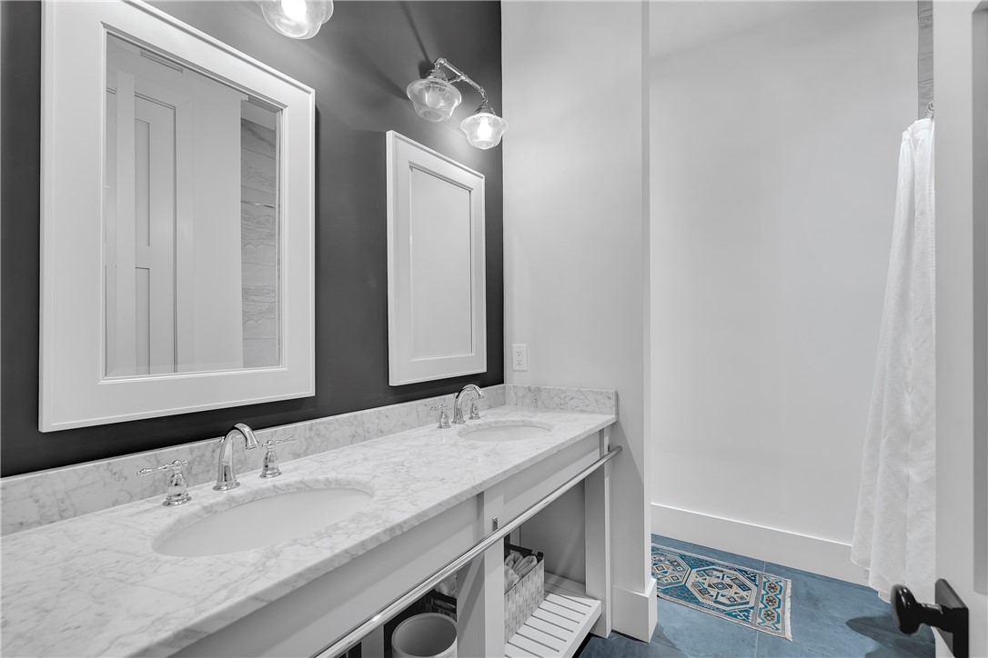 366 Peninsula Ridge