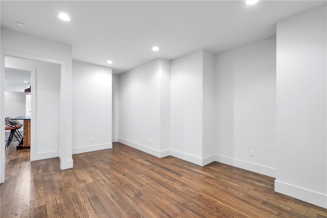 366 Peninsula Ridge